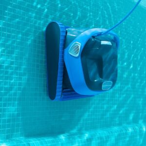 medencetisztító robot Dolphin S400 - poolcenter.hu